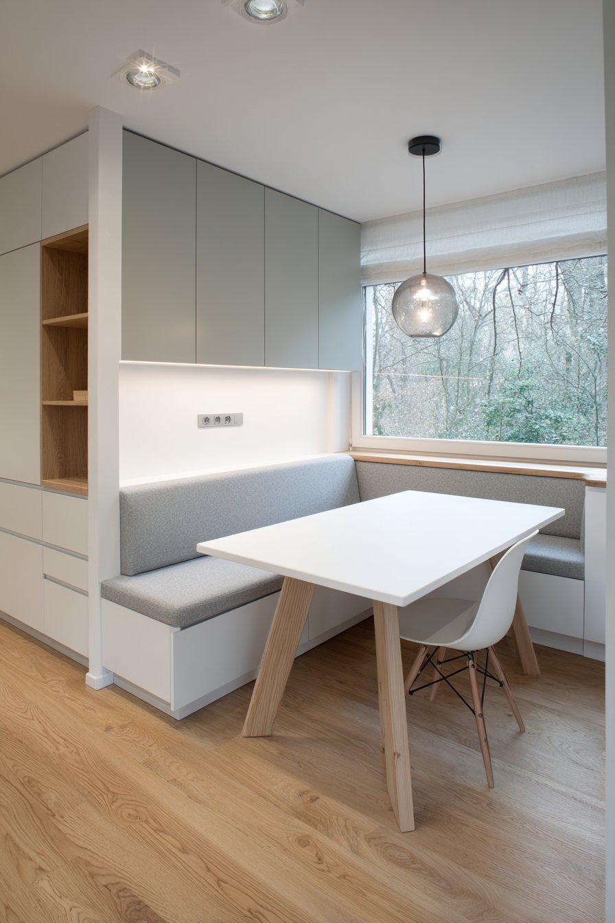 Integrated Breakfast Nook with Built-In Seating