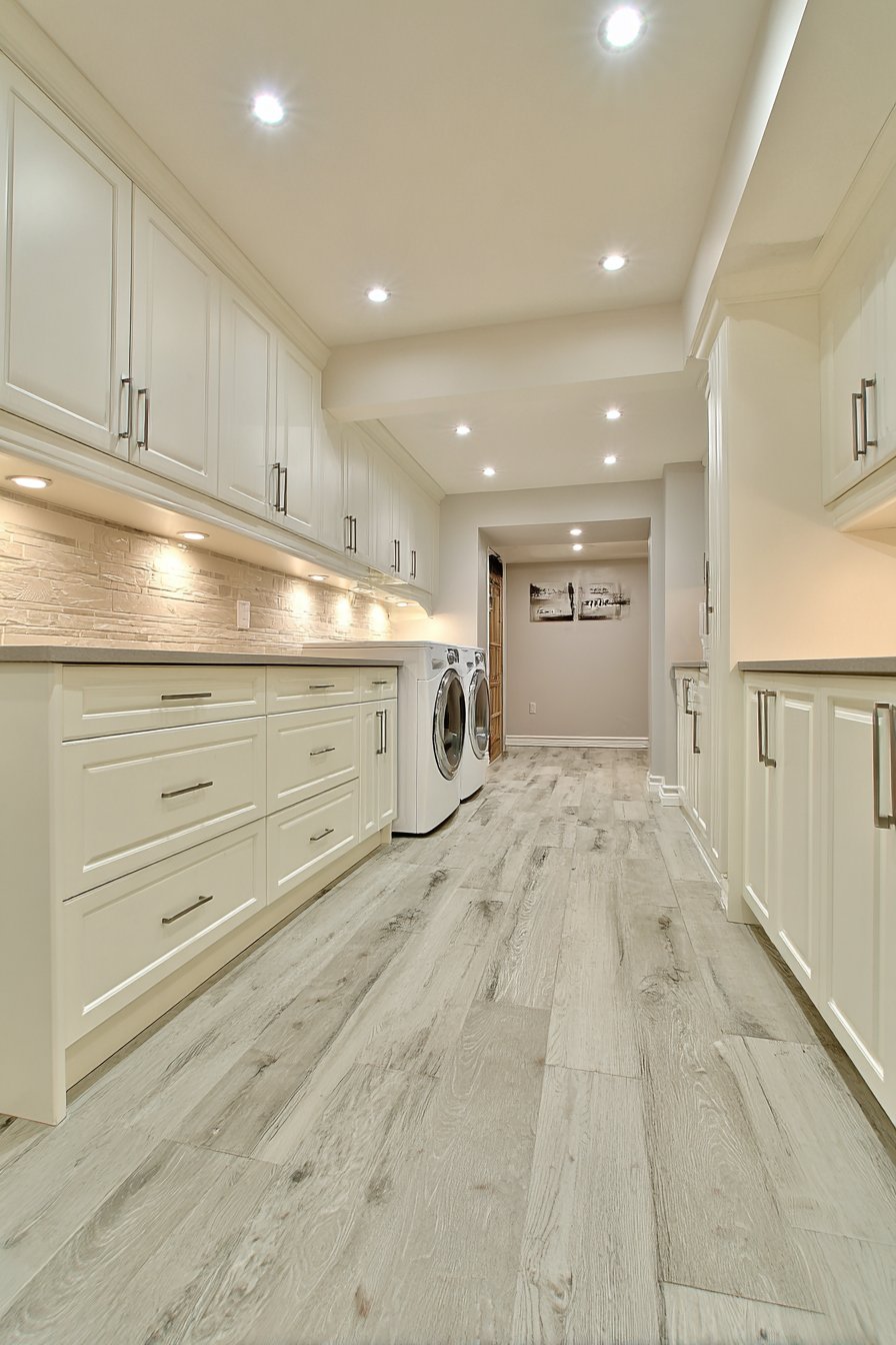 Galley-Style U-Shaped Work Area