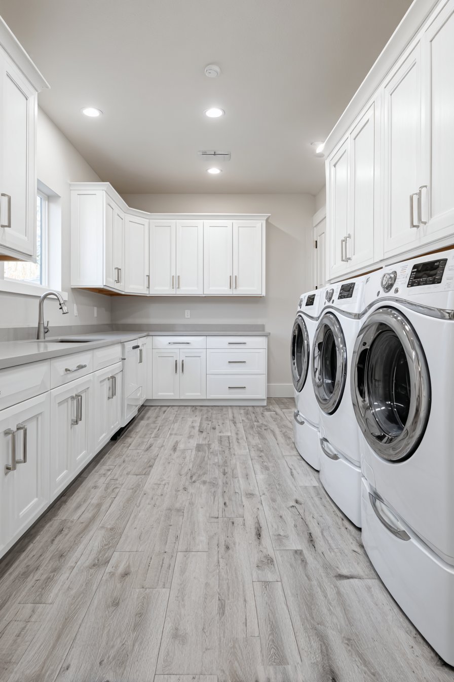 Galley-Style U-Shaped Work Area