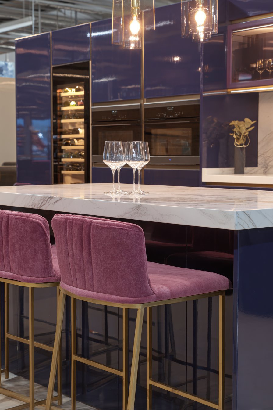 Navy Blue Island Centerpiece