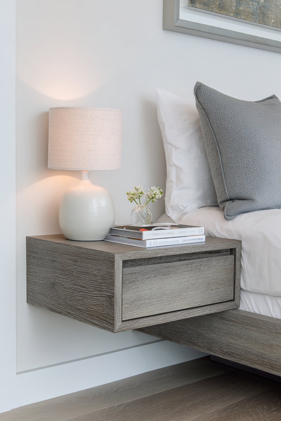 Minimalist Floating Elegance