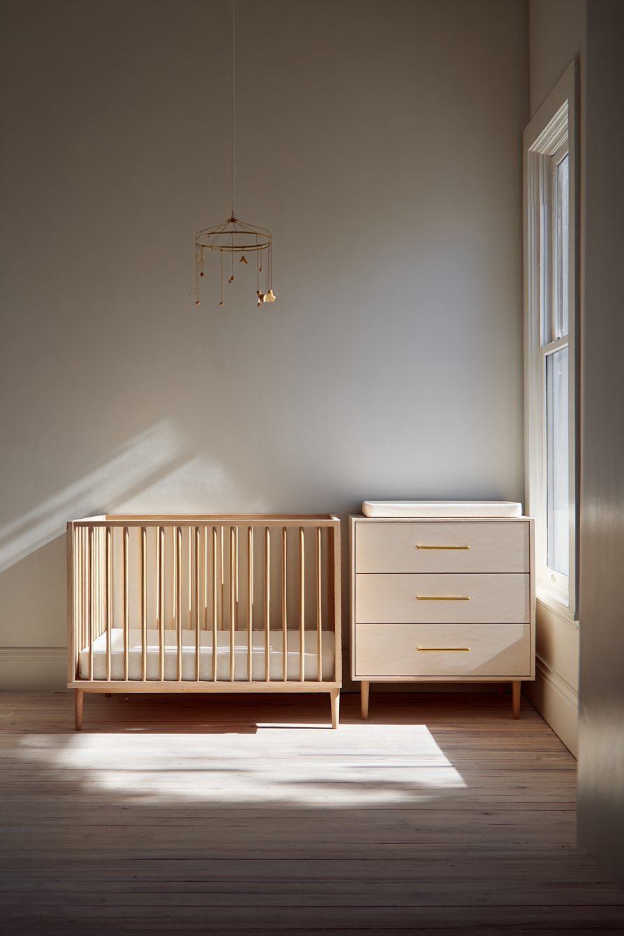 Minimalist Modern Convertible Crib Design