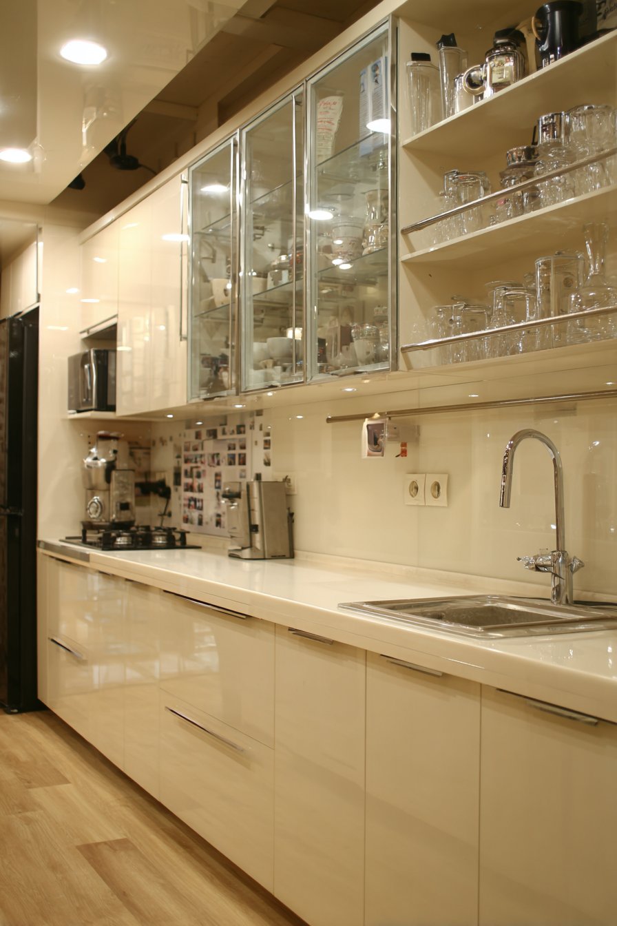 Contemporary Cream Seamless Integration