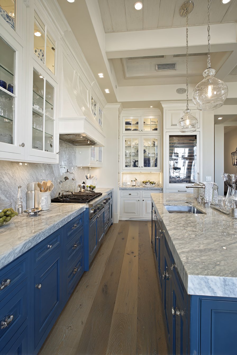 Transitional Navy and White Contrast