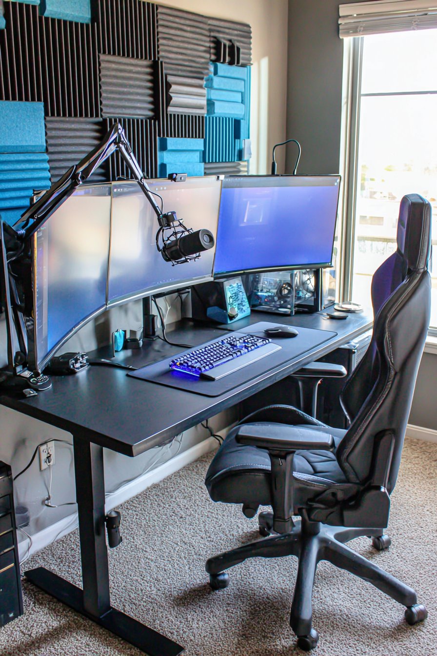 Multi-Monitor Immersive Gaming Setup